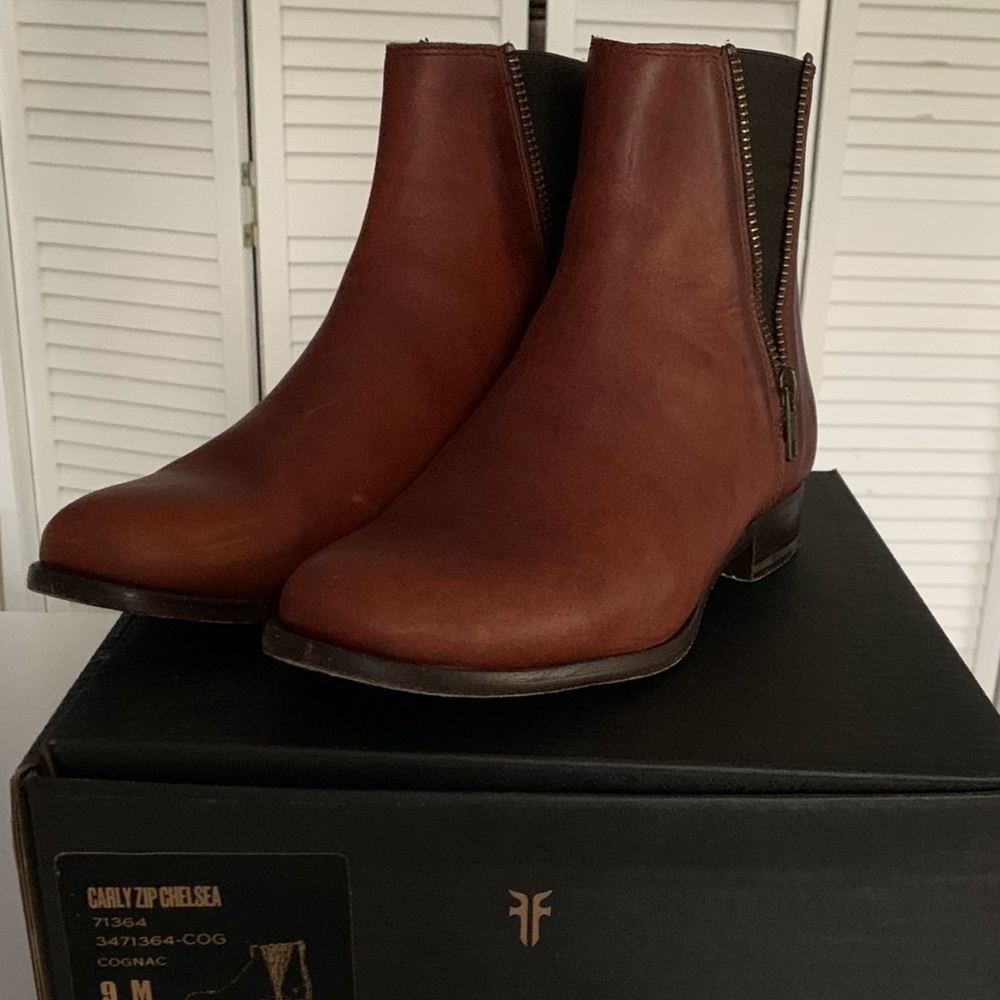 Frye Carly Zip Chelsea Ankle Boots - Cognac Brown